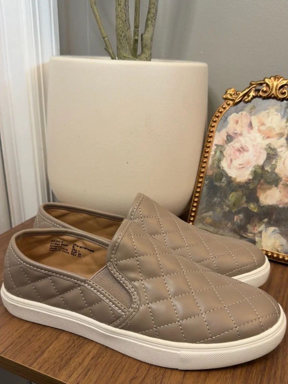 Mountain Sole Quilted Slip On Sneakers Taupe Gray Women’s Size 7